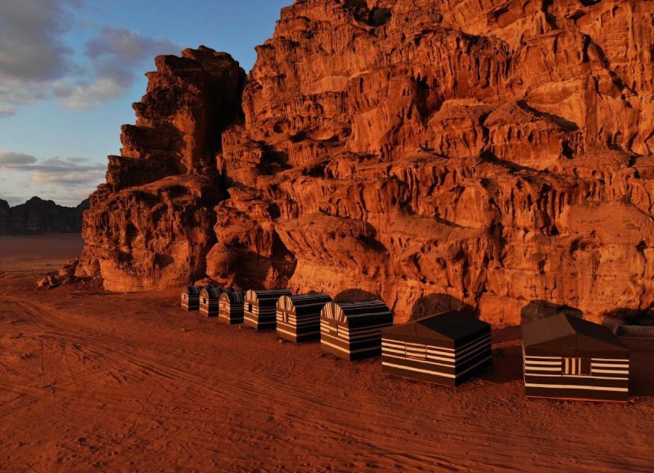 Hotel Bedouin Bunch Camp Wadi Rum Exterior foto